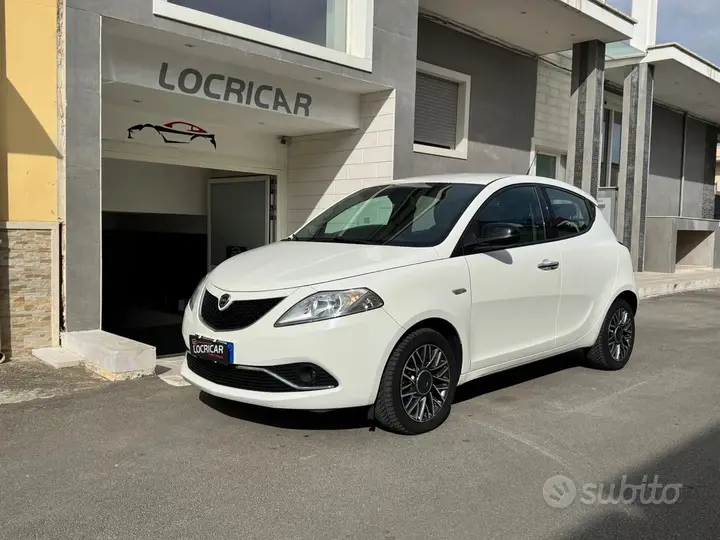 Lancia Ypsilon