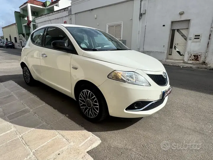 Lancia Ypsilon 2015 photo 5