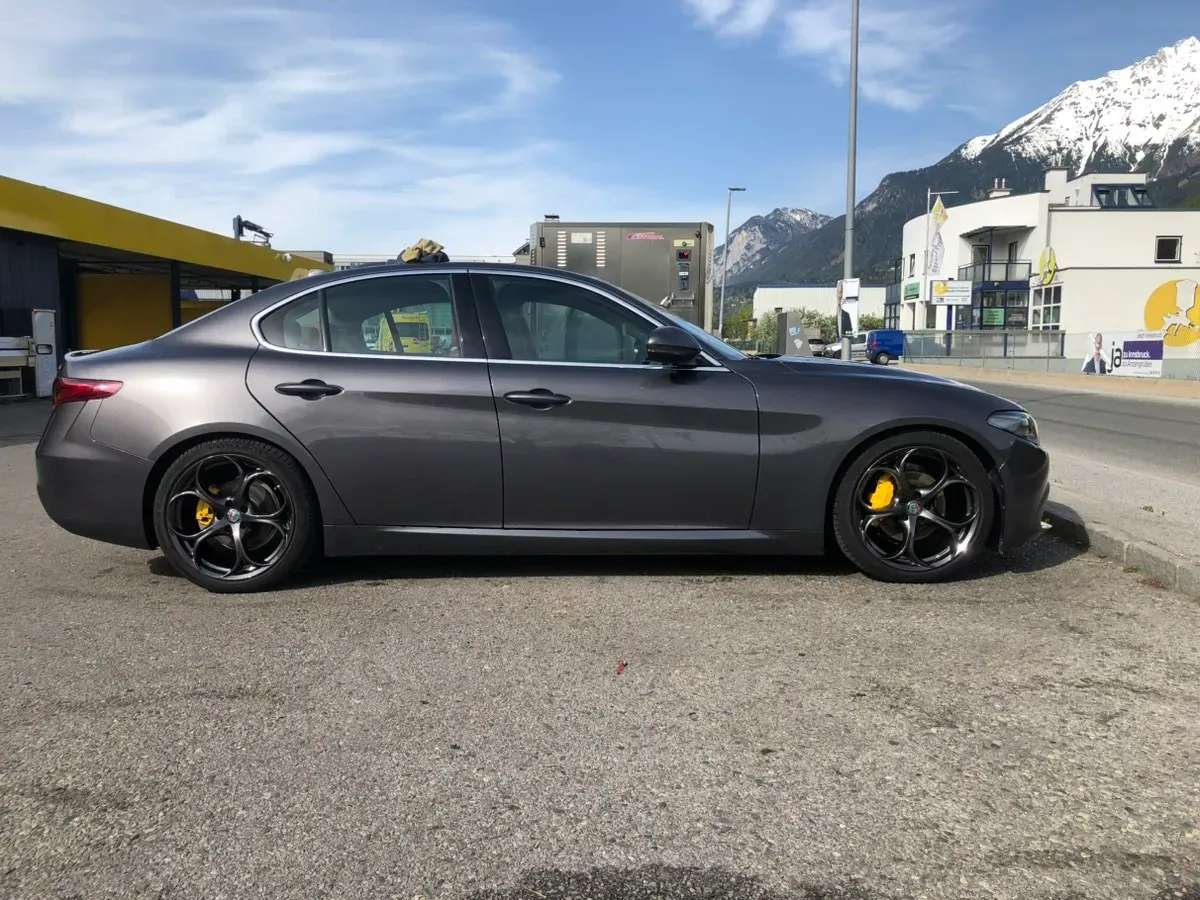 Alfa Romeo Giulia 2017 photo 3