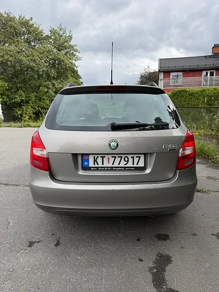 Skoda Fabia 2010 photo 5