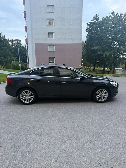 Volvo S60 2012 photo 4