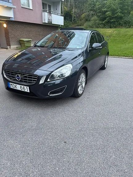 Volvo S60 2012 photo 2