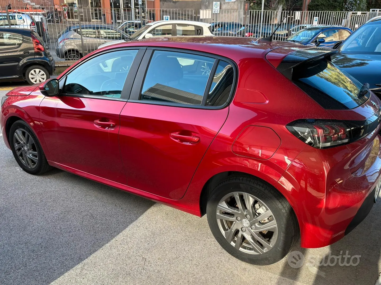 Peugeot 208 2021 photo 3