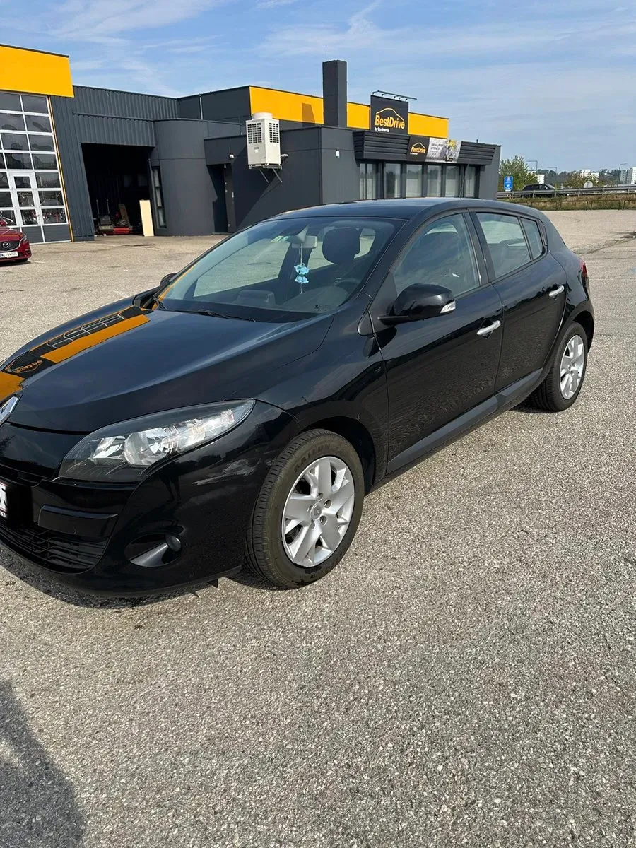 Renault Megane 2011 photo 2