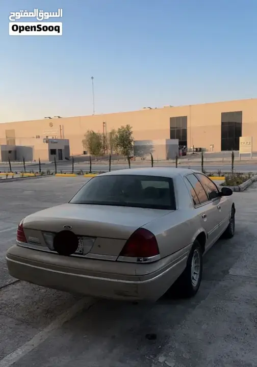 Ford Crown Victoria 1999 photo 2