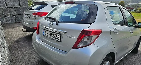 Toyota Yaris 2012 photo 5