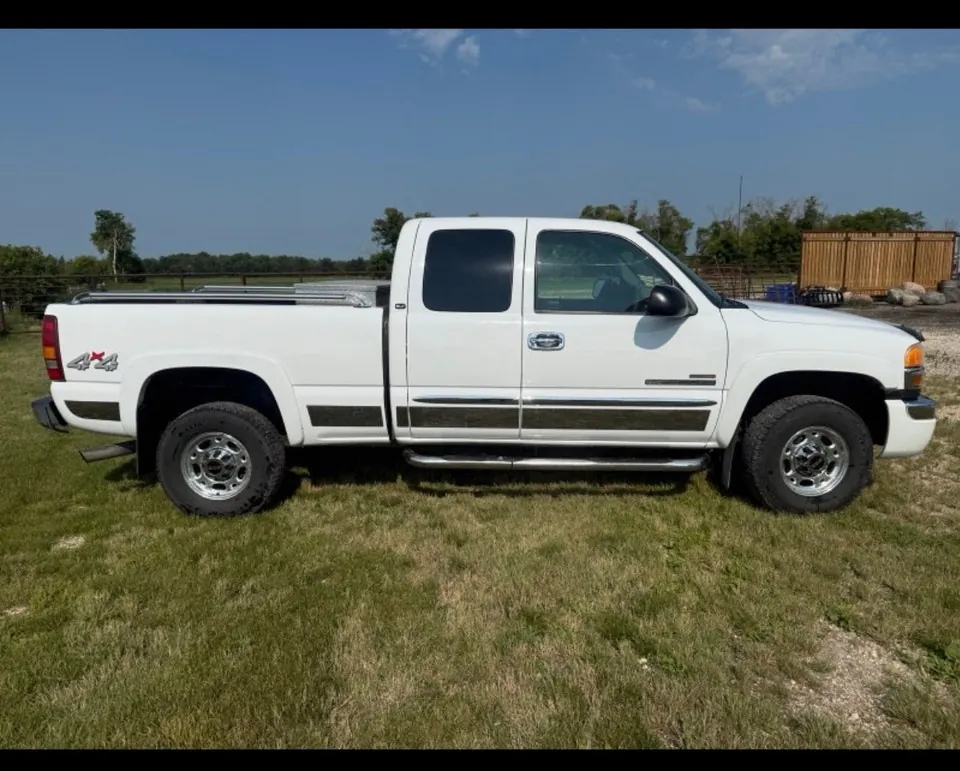 GMC Sierra 2500Hd 2003 photo 2