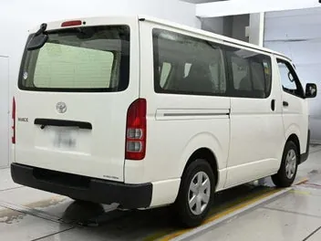 Toyota Hiace 2023 photo 3