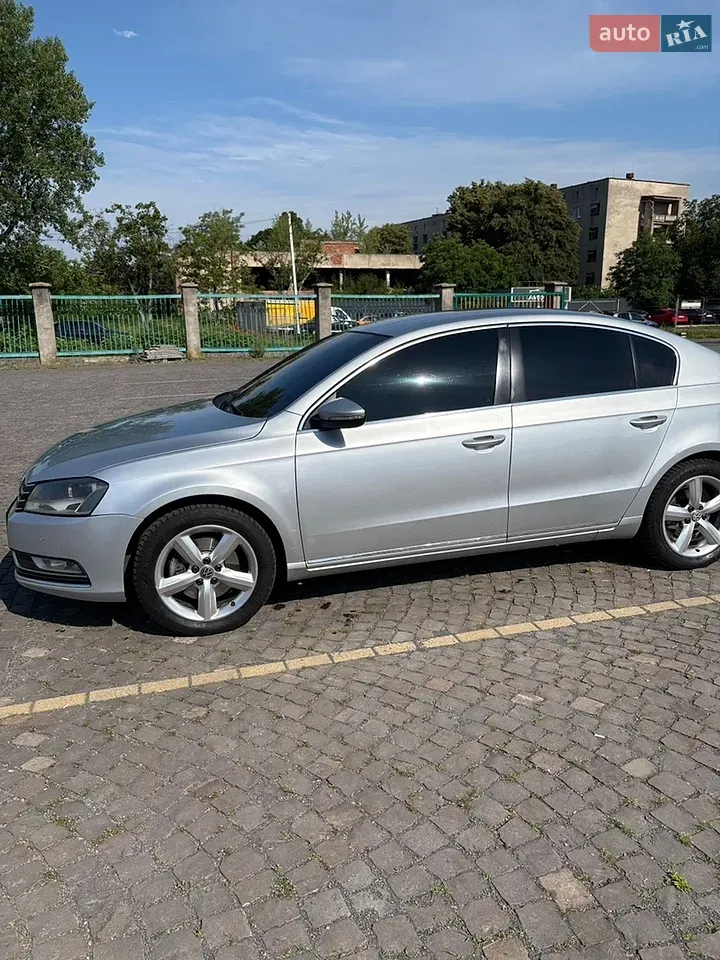 Volkswagen Passat 2012 photo 5