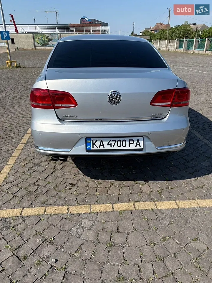 Volkswagen Passat 2012 photo 4