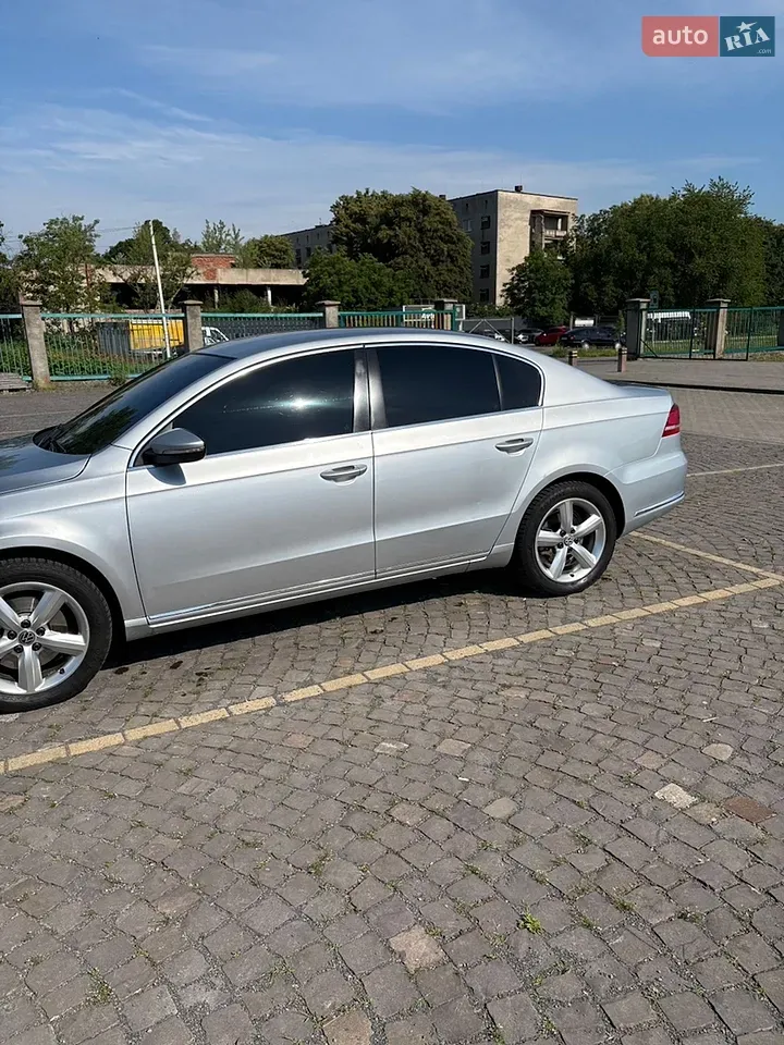 Volkswagen Passat 2012 photo 3
