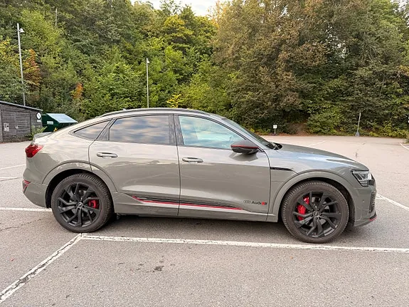 Audi Q8 E-Tron 2024 photo 3