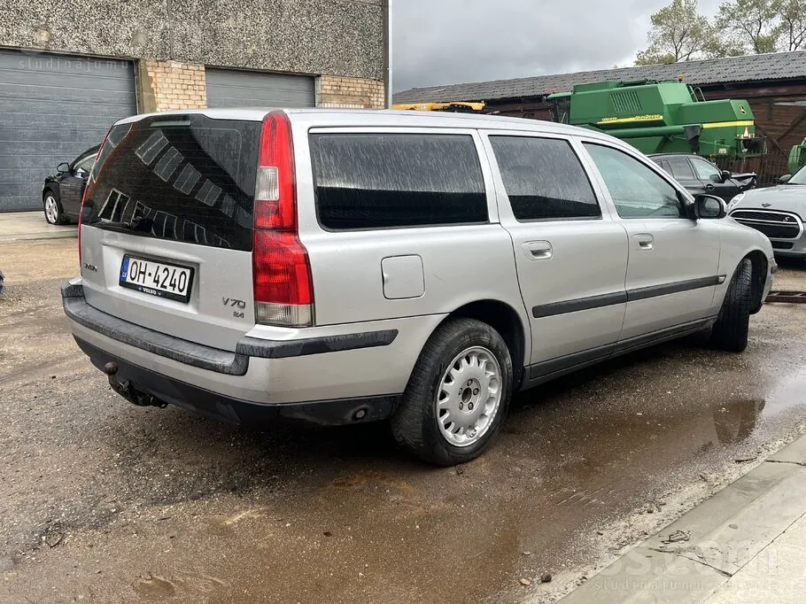 Volvo V70 2003 photo 2