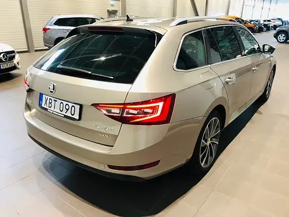 Skoda Superb 2018 photo 3