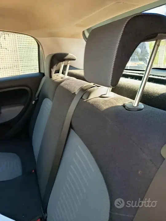Fiat Grande Punto 2007 photo 4