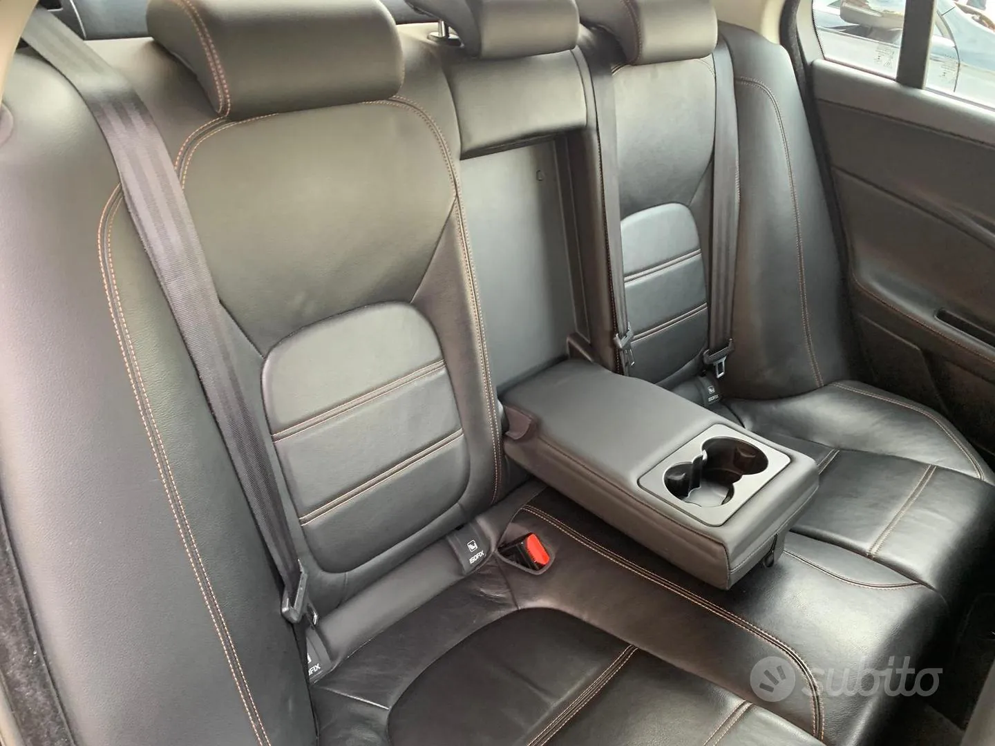 Jaguar Xe 2017 photo 4