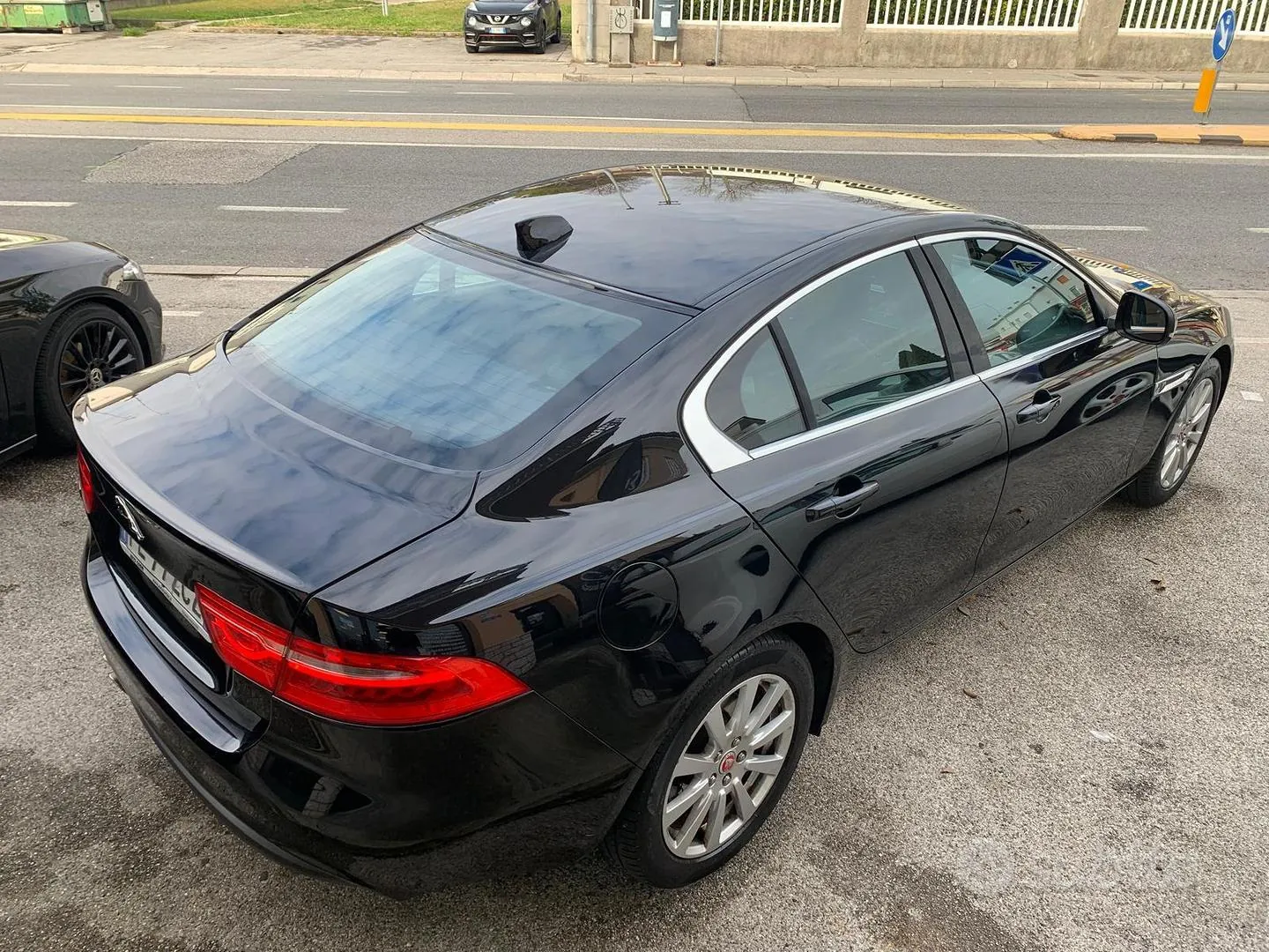 Jaguar Xe 2017 photo 5