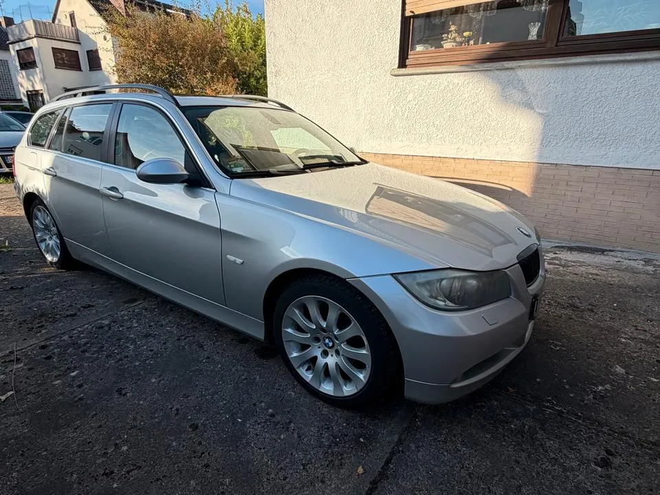 BMW 330I