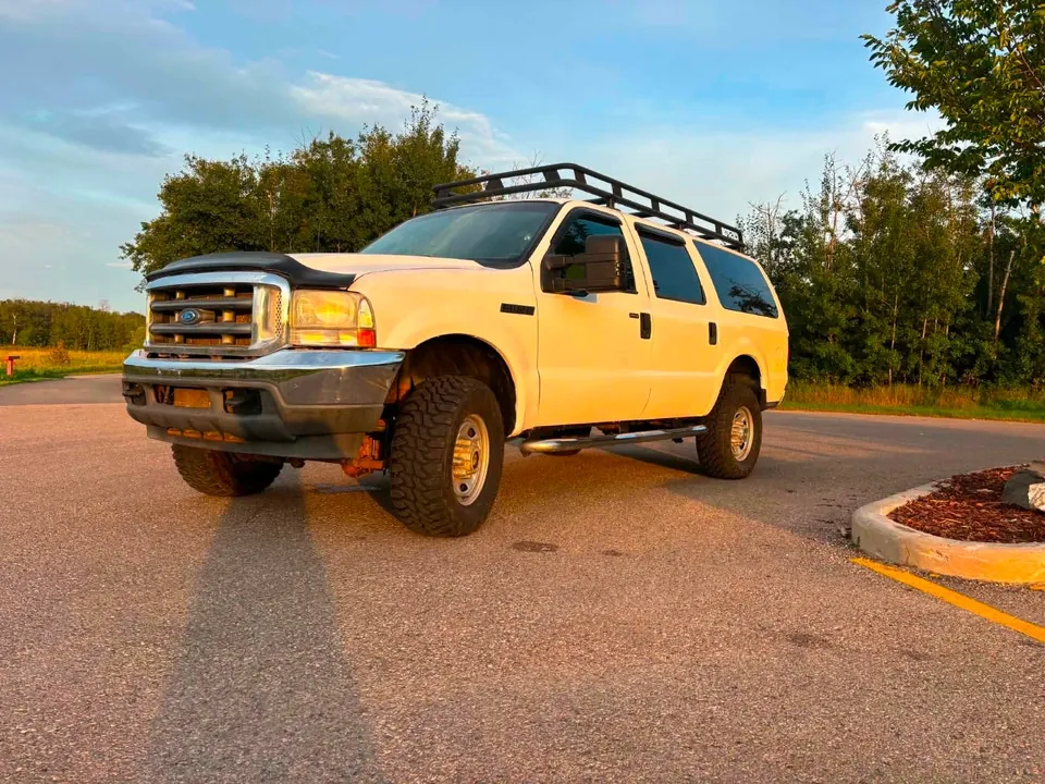 Ford Excursion 2003 photo 2