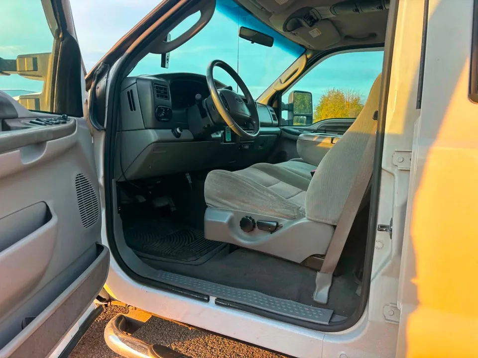 Ford Excursion 2003 photo 4