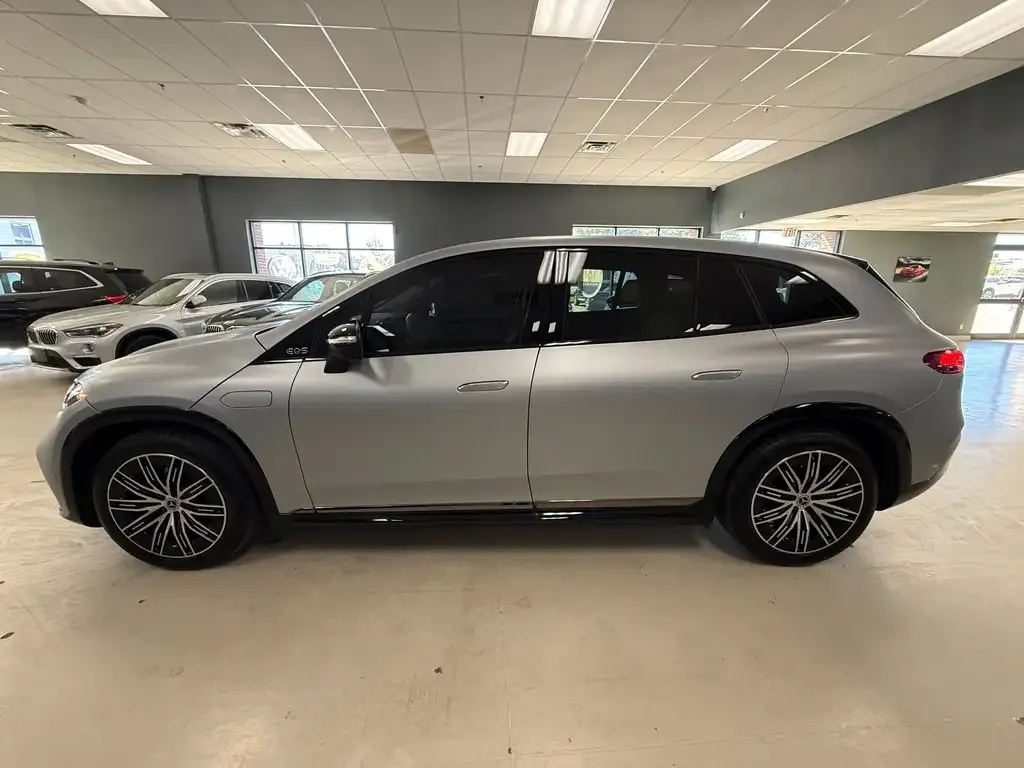 Mercedes-Benz Eqs 2023 photo 2