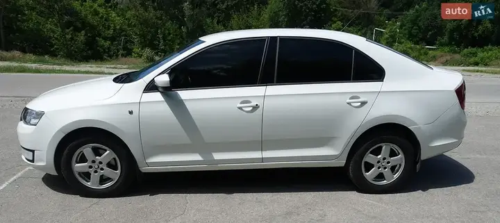 Skoda Rapid 2013 photo 4