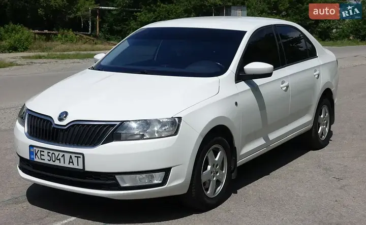 Skoda Rapid 2013 photo 2