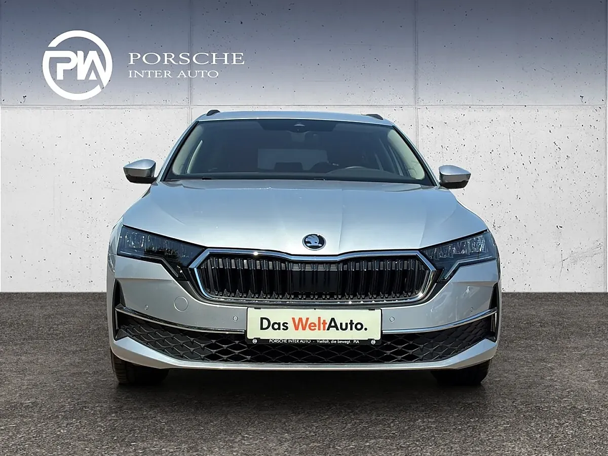 Skoda Octavia 2025 photo 2