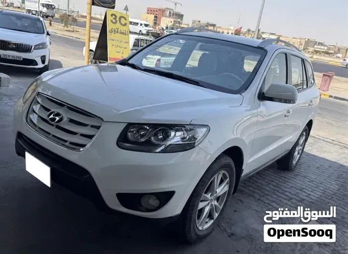 Hyundai Santa Fe 2011 photo 2