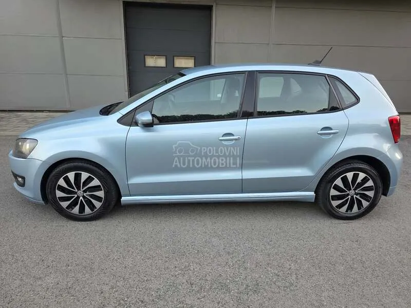 Volkswagen Polo 2011 photo 4