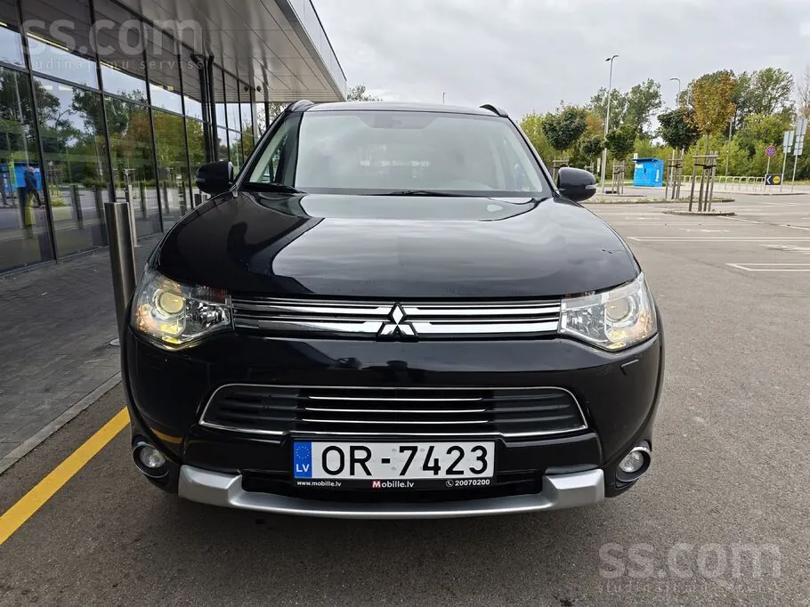 Mitsubishi Outlander 2014 photo 2