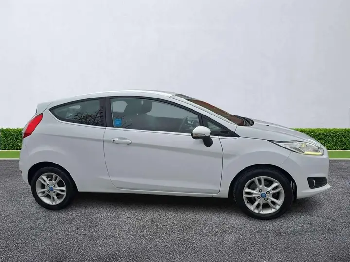 Ford Fiesta 2015 photo 3