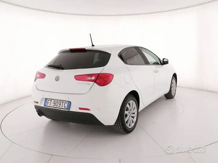 Alfa Romeo Giulietta 2018 photo 2