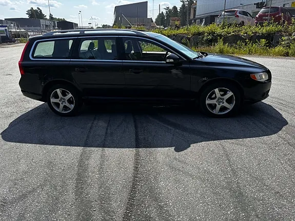 Volvo V70 2010 photo 3