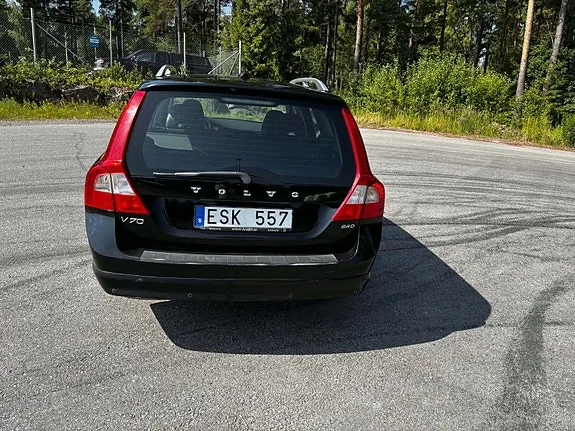 Volvo V70 2010 photo 2