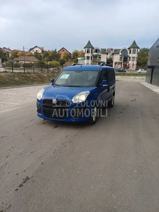 Fiat Doblo 2012 photo 2