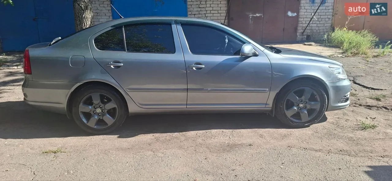 Skoda Octavia 2011 photo 2