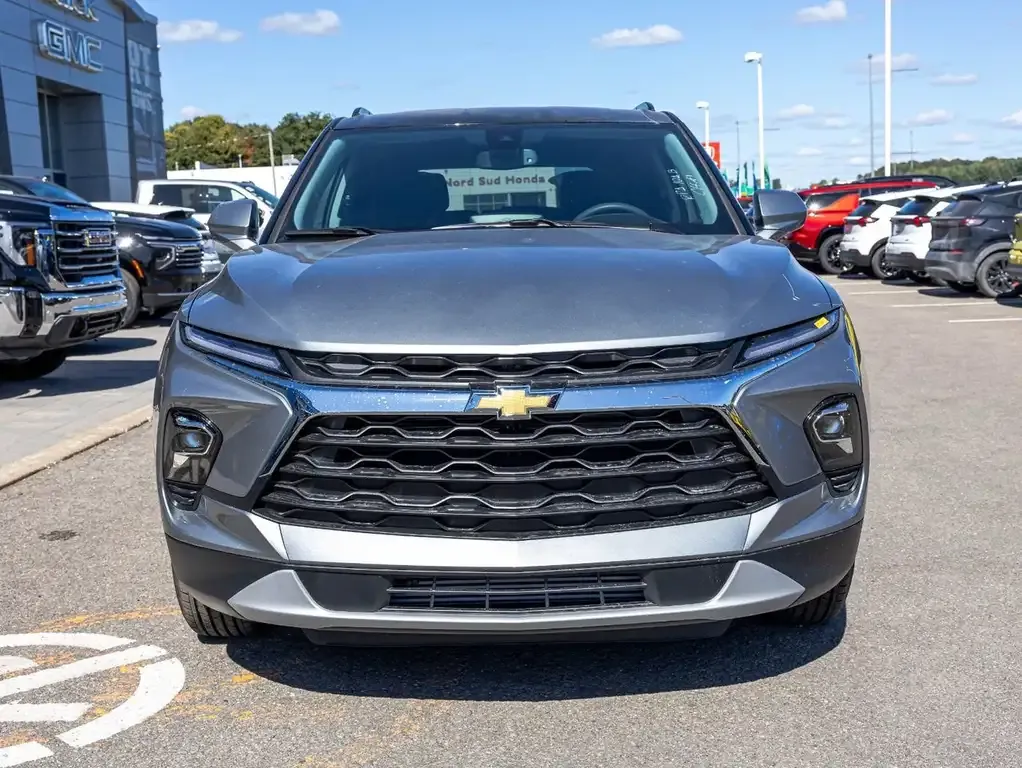 Chevrolet Blazer 2026 photo 2