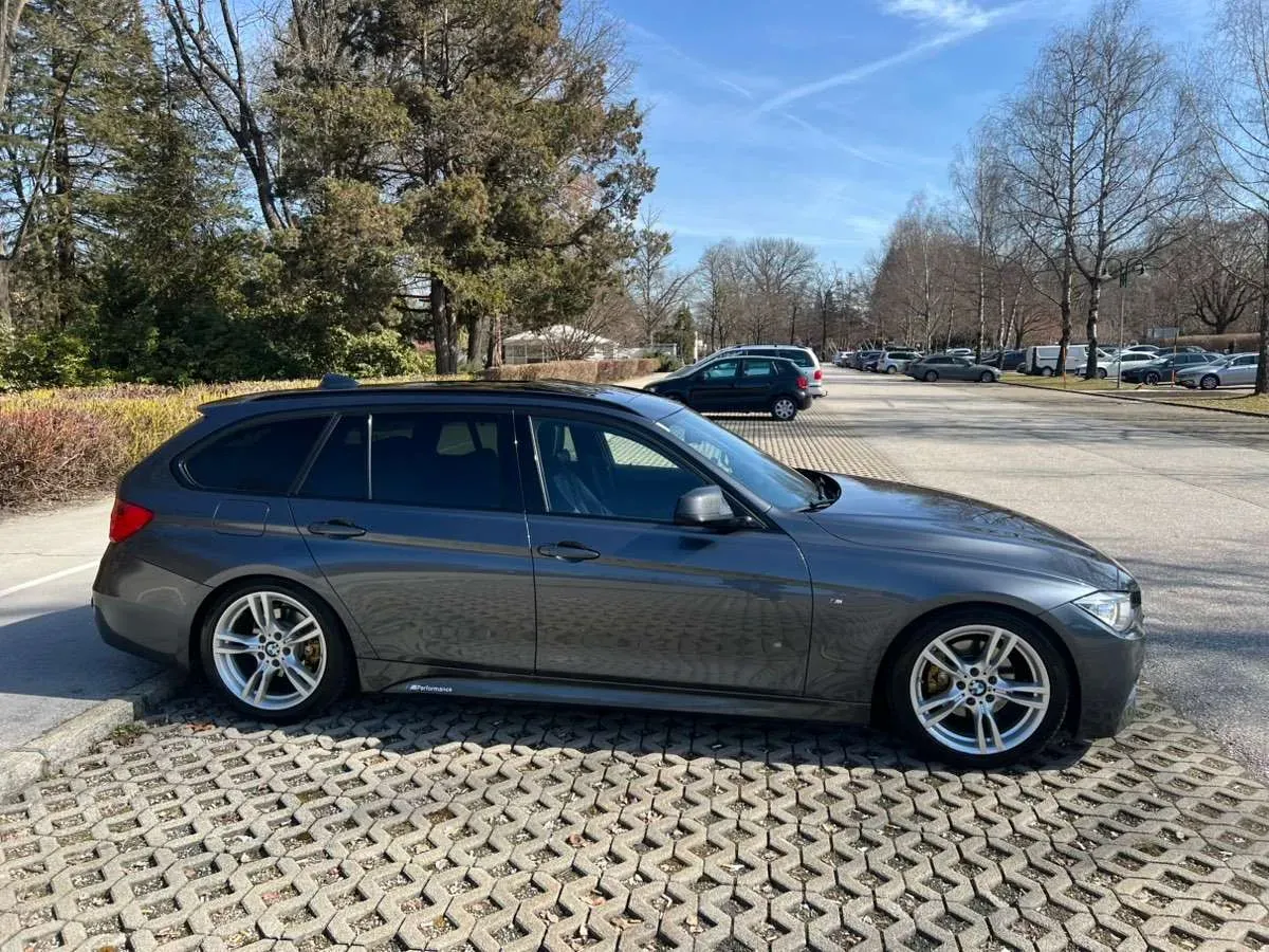 BMW 3 Series 2013 photo 2