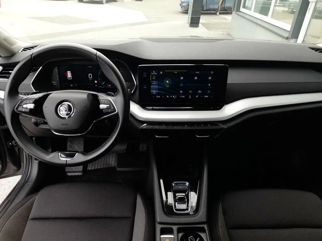 Skoda Octavia 2023 photo 3