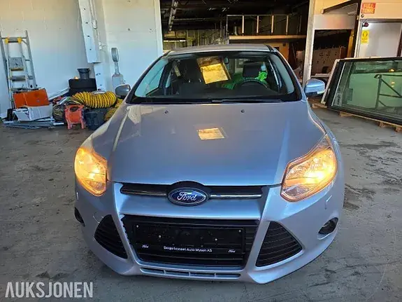 Ford Focus 2011 photo 2