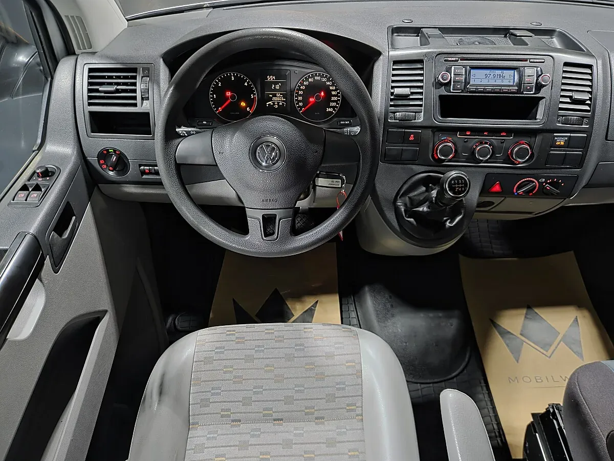 Volkswagen T5 2010 photo 3