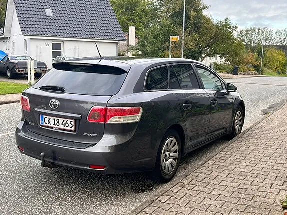Toyota Avensis 2009 photo 4