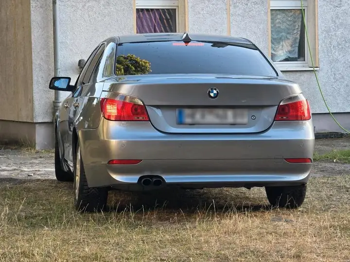 BMW 520I