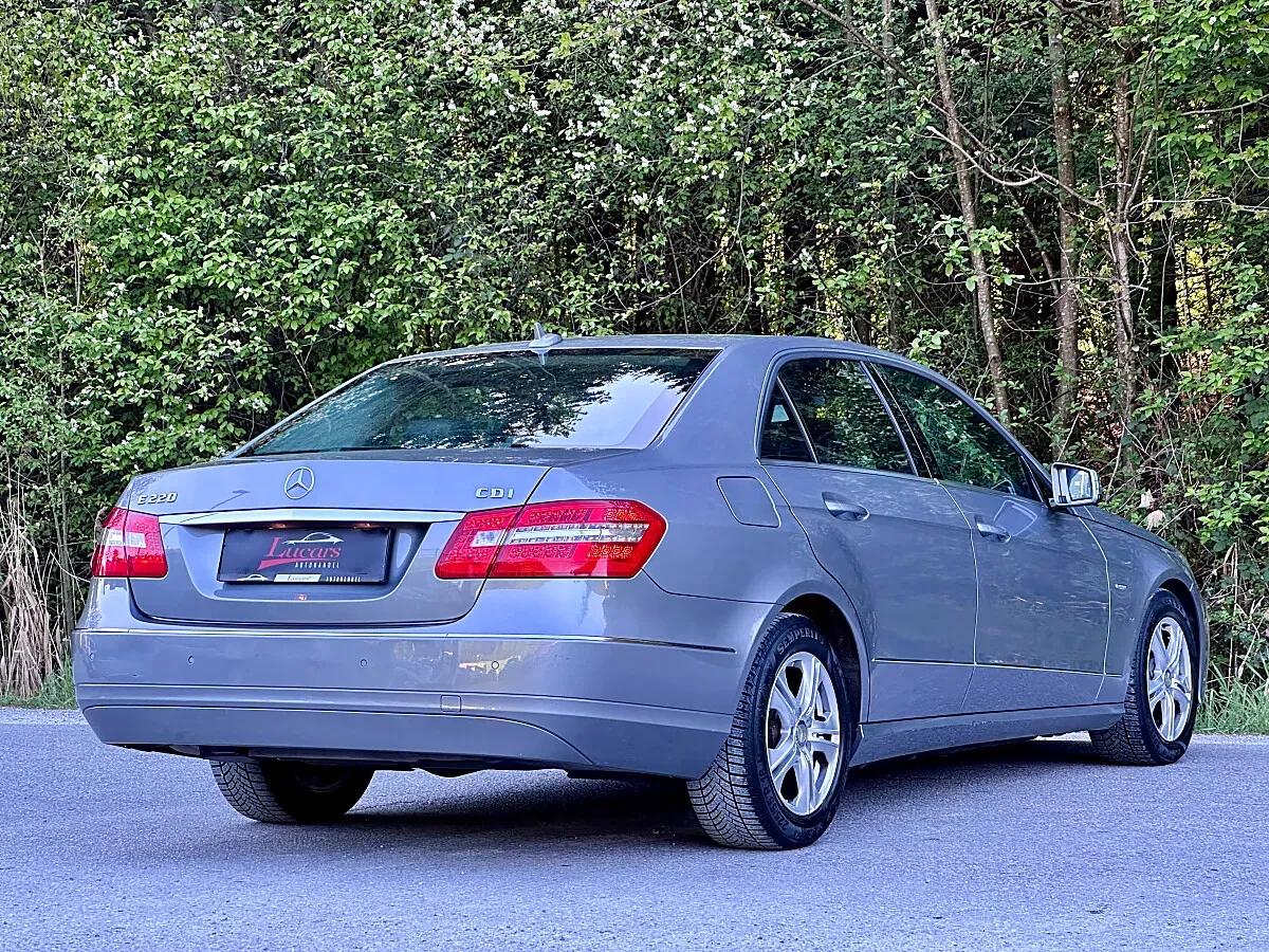 Mercedes-Benz E-Class 2010 photo 2