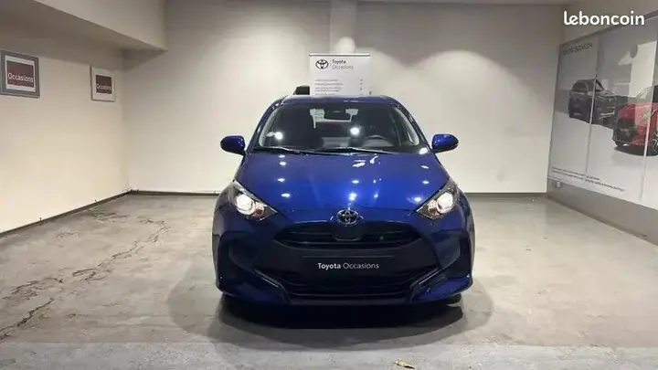 Toyota Yaris 2022 photo 2