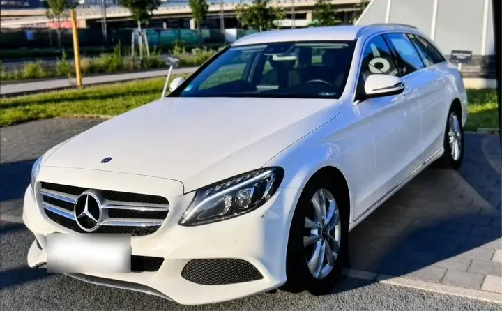 Mercedes-Benz C220D