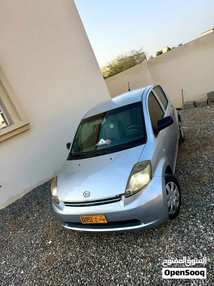 Toyota Sirion 2005 photo 2