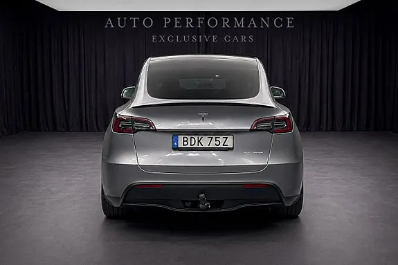 Tesla Model Y 2024 photo 5