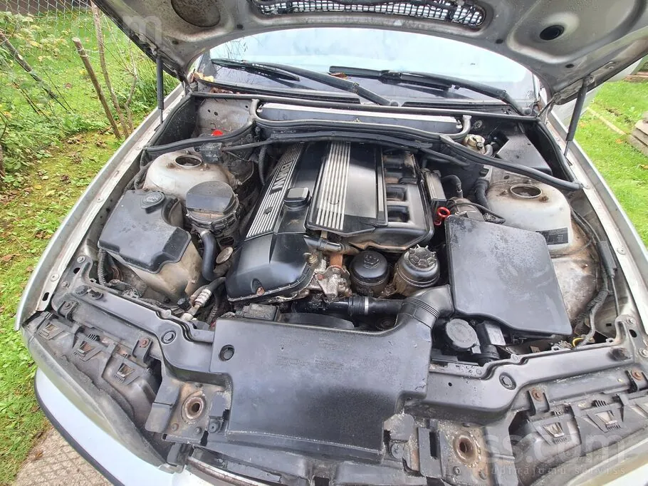 BMW 320 2003 photo 2
